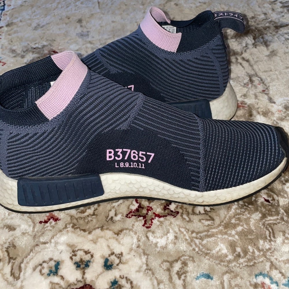 LIKE NEW 😍adidas The brand with the stripes DIE WELTMARKE